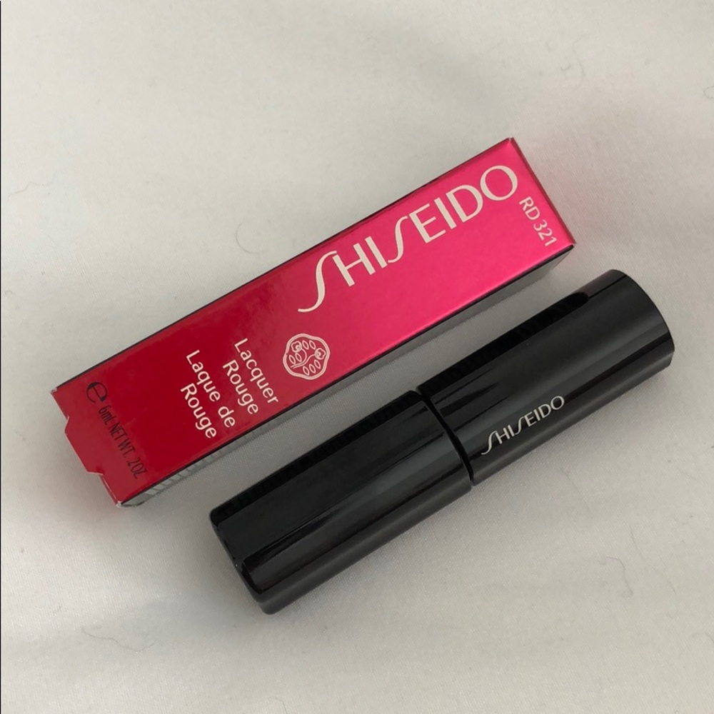 Shiseido Lacquer rouge RD321
